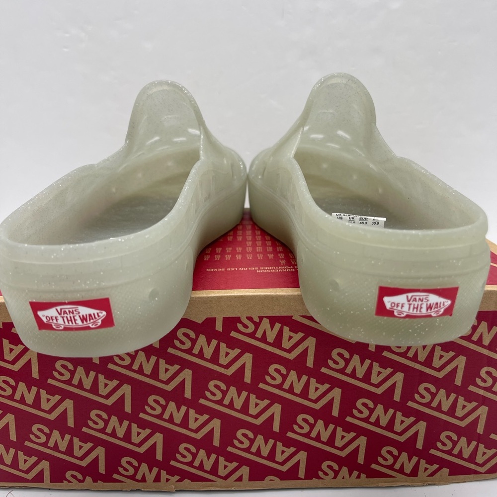 Vans Men’s Slip-On Mule Trk
Glitter Gray
VN0005V8BGF Sandals Sneakers - Picture 10 of 16